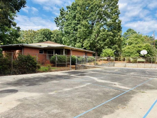 1031 Country Lane, Winston-salem, NC 27107