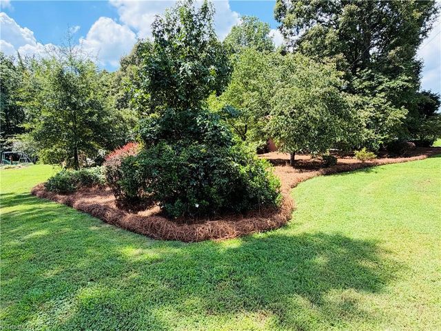 1031 Country Lane, Winston-salem, NC 27107