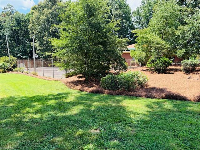 1031 Country Lane, Winston-salem, NC 27107