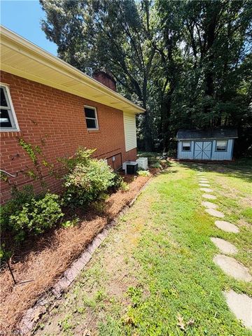 1031 Country Lane, Winston-salem, NC 27107