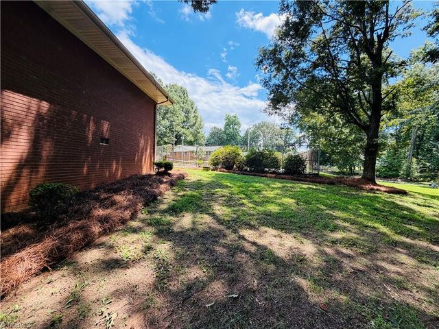 1031 Country Lane, Winston-salem, NC 27107