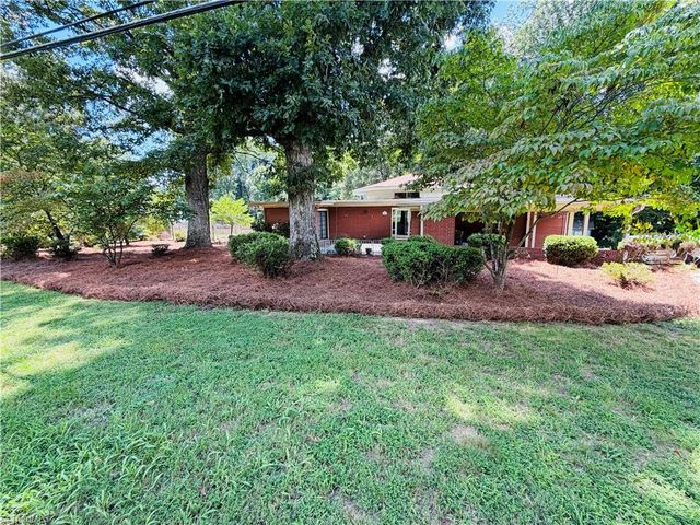1031 Country Lane, Winston-salem, NC 27107