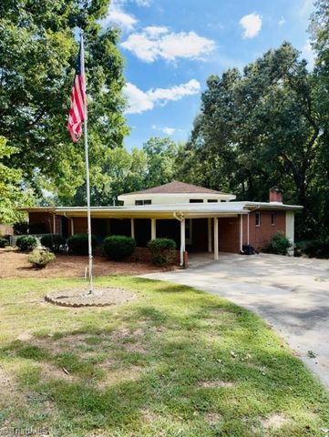 1031 Country Lane, Winston-salem, NC 27107