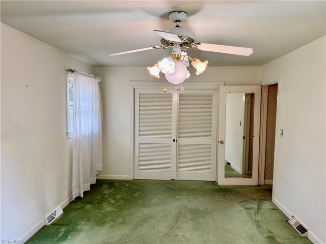 1031 Country Lane, Winston-salem, NC 27107