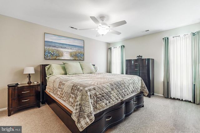 1604-B STEEPLEBUSH TER, Mount Laurel, NJ 08054