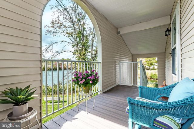 1604-B STEEPLEBUSH TER, Mount Laurel, NJ 08054