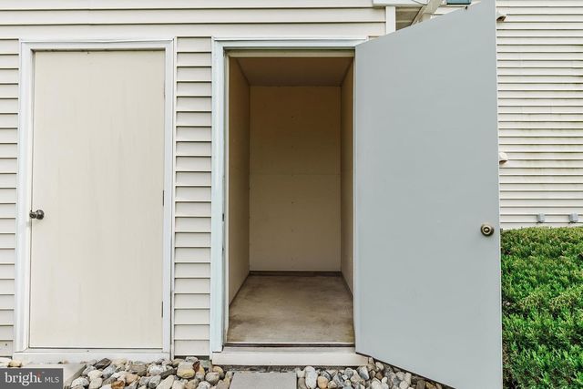 1604-B STEEPLEBUSH TER, Mount Laurel, NJ 08054