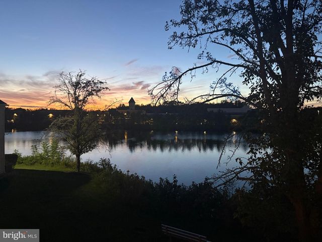 1604-B STEEPLEBUSH TER, Mount Laurel, NJ 08054