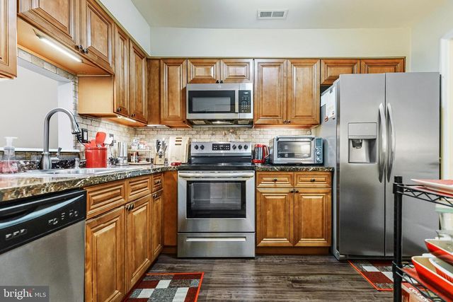 1604-B STEEPLEBUSH TER, Mount Laurel, NJ 08054