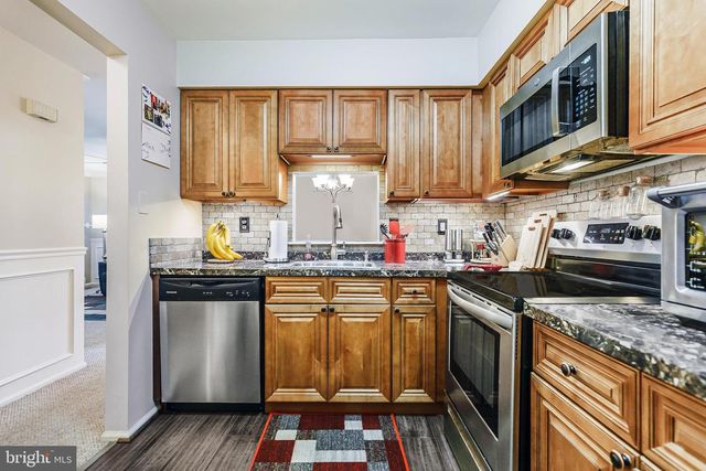 1604-B STEEPLEBUSH TER, Mount Laurel, NJ 08054