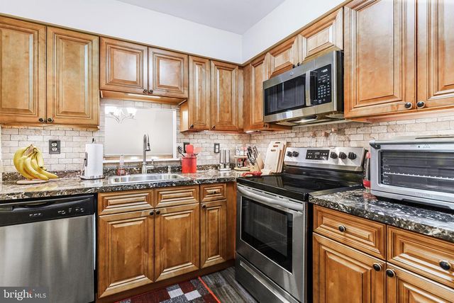 1604-B STEEPLEBUSH TER, Mount Laurel, NJ 08054