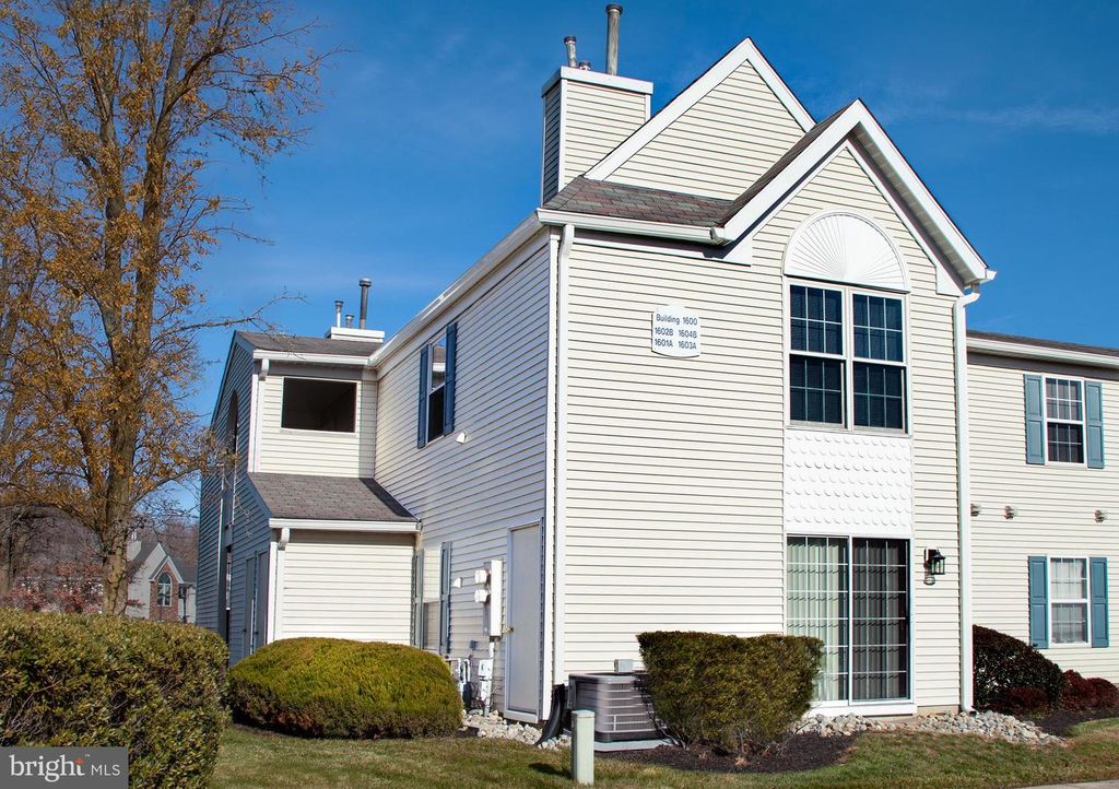 1604-B STEEPLEBUSH TER, Mount Laurel, NJ 08054