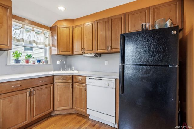 152 Lawson Avenue, East Rockaway, NY 11518