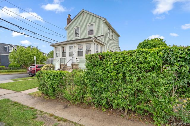 152 Lawson Avenue, East Rockaway, NY 11518
