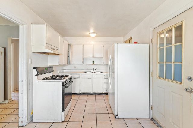 332 Kolher St, Stockton, CA 95206