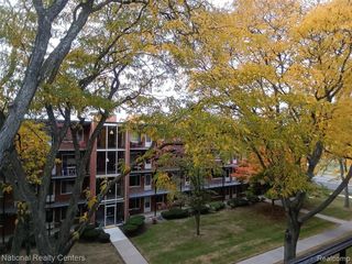 2915 13 Mile Road 406, Royal Oak, MI 48073