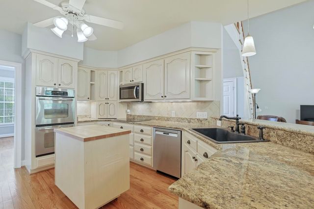 899 Shaftesbury Ln., Conway, SC 29526