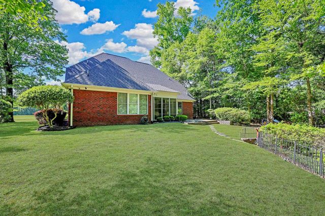 899 Shaftesbury Ln., Conway, SC 29526