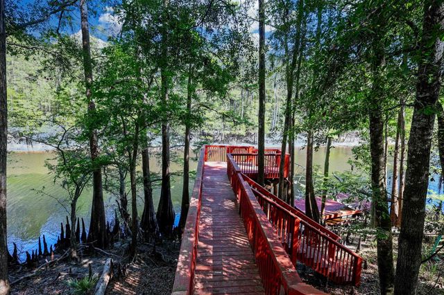 899 Shaftesbury Ln., Conway, SC 29526
