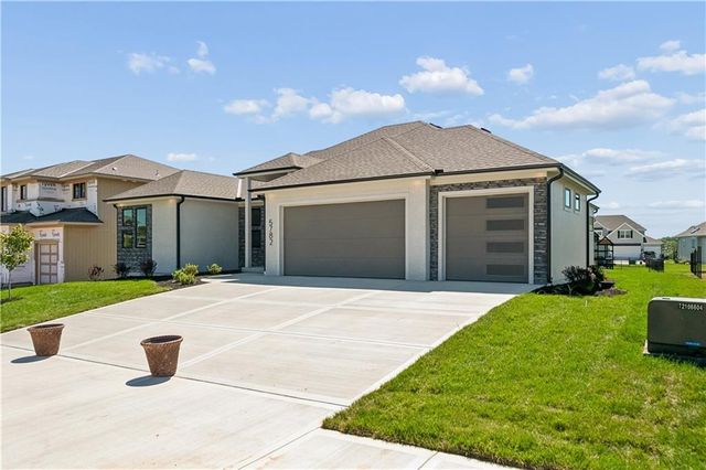 5782 NW Black Oak Court, Parkville, MO 64152