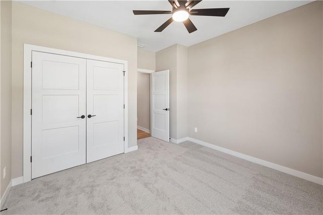 5782 NW Black Oak Court, Parkville, MO 64152