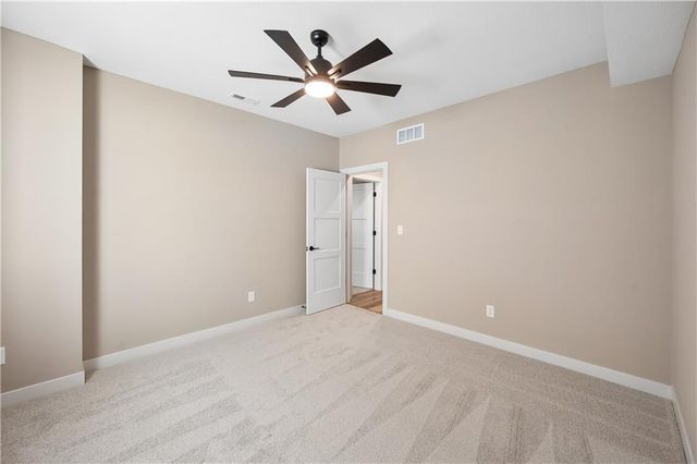 5782 NW Black Oak Court, Parkville, MO 64152