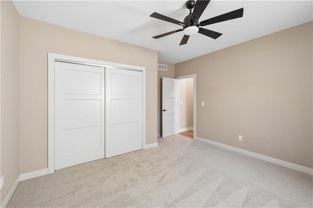 5782 NW Black Oak Court, Parkville, MO 64152