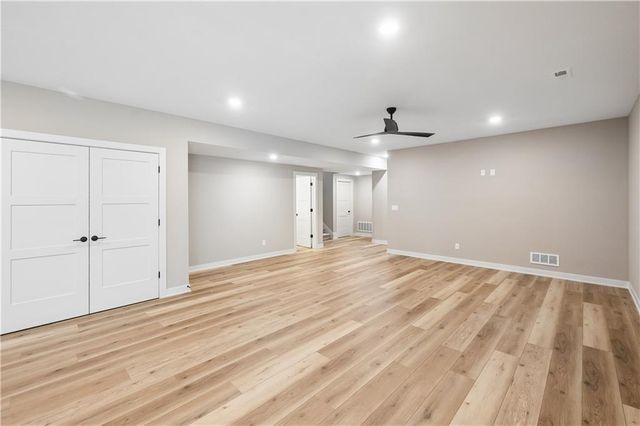 5782 NW Black Oak Court, Parkville, MO 64152