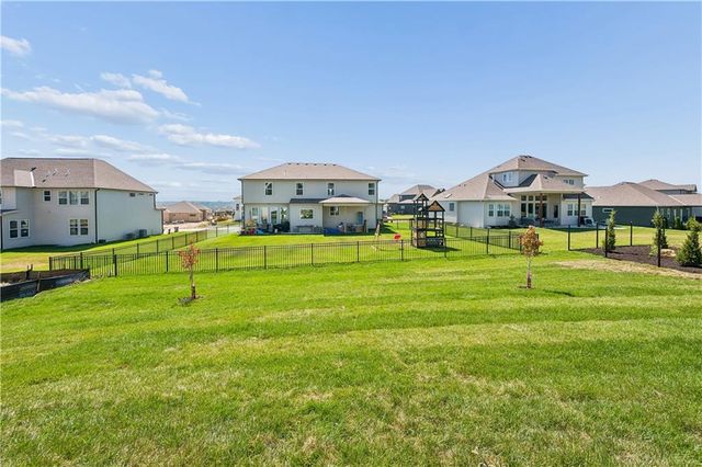 5782 NW Black Oak Court, Parkville, MO 64152