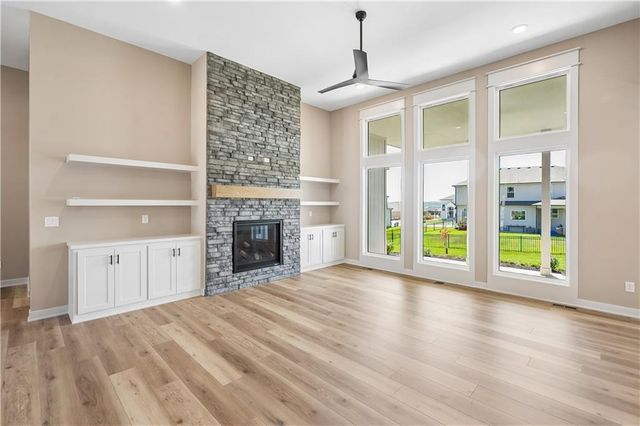 5782 NW Black Oak Court, Parkville, MO 64152