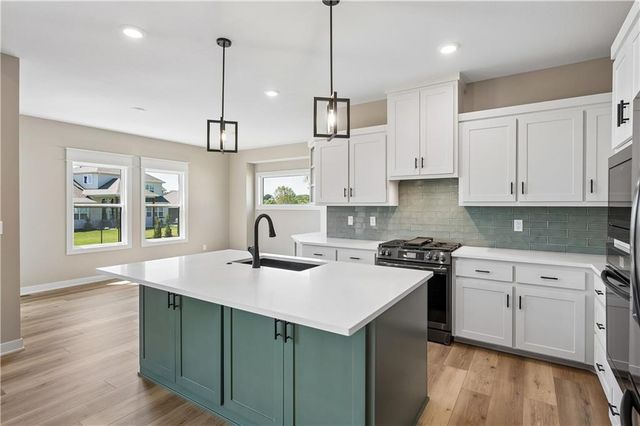 5782 NW Black Oak Court, Parkville, MO 64152