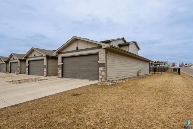 6500 W 6th Pl Place, Sioux Falls, SD 57107