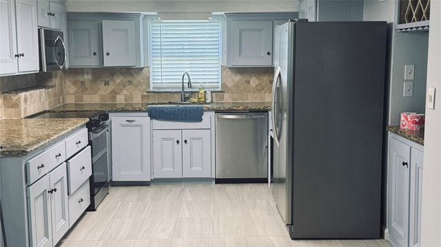 8720 Ocean Drive, Beach City, TX 77523