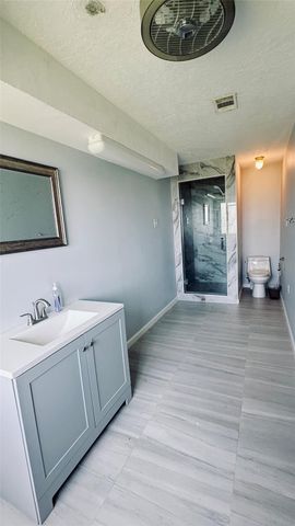 8720 Ocean Drive, Beach City, TX 77523