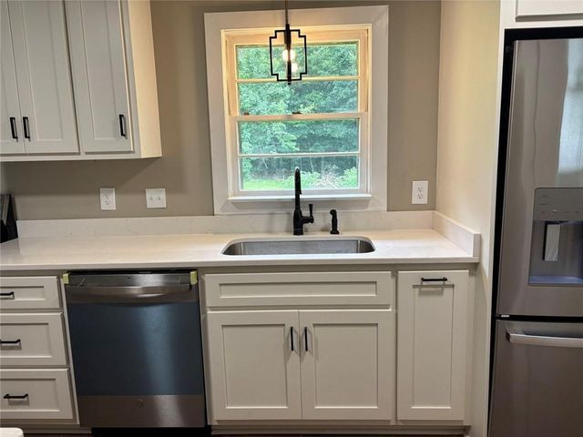 115 Pineview Lane, Hartwell, GA 30643