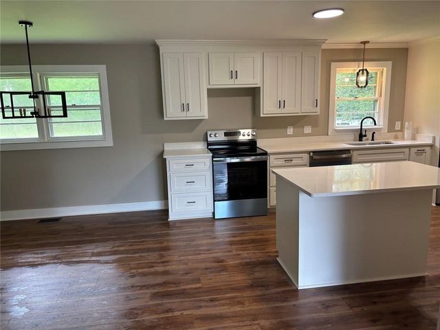 115 Pineview Lane, Hartwell, GA 30643