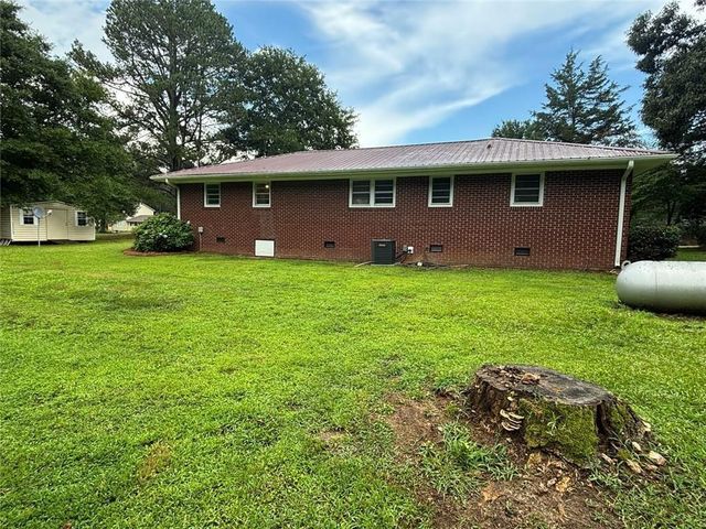 115 Pineview Lane, Hartwell, GA 30643