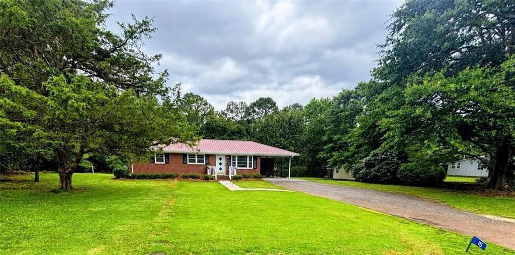 115 Pineview Lane, Hartwell, GA 30643