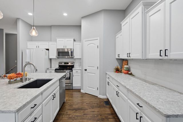 911 N Trail Drive Cir, Mulvane, KS 67110
