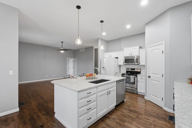 911 N Trail Drive Cir, Mulvane, KS 67110