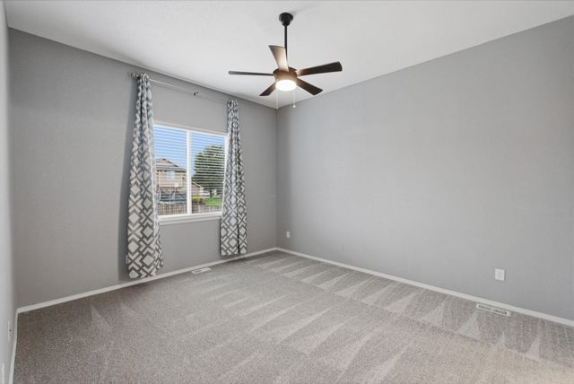 911 N Trail Drive Cir, Mulvane, KS 67110