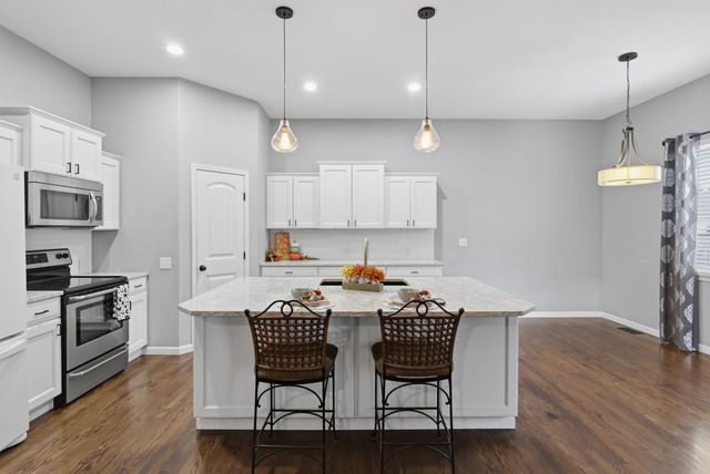911 N Trail Drive Cir, Mulvane, KS 67110