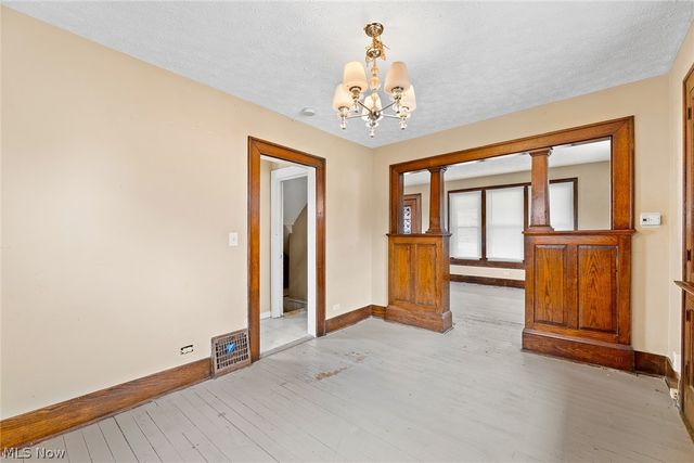 16 Palmetto Avenue, Akron, OH 44301