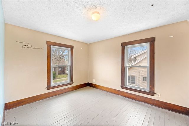 16 Palmetto Avenue, Akron, OH 44301