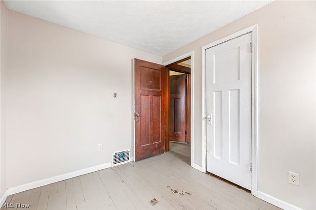 16 Palmetto Avenue, Akron, OH 44301