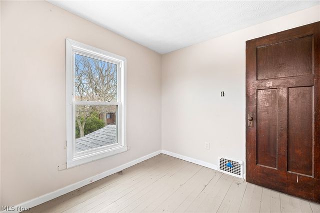 16 Palmetto Avenue, Akron, OH 44301