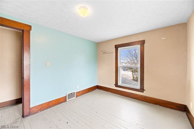 16 Palmetto Avenue, Akron, OH 44301