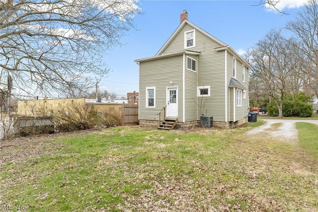 16 Palmetto Avenue, Akron, OH 44301