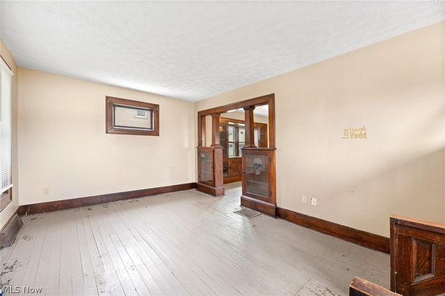 16 Palmetto Avenue, Akron, OH 44301