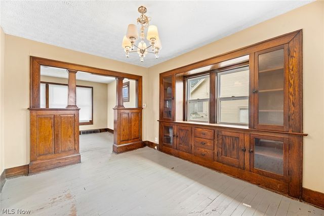 16 Palmetto Avenue, Akron, OH 44301